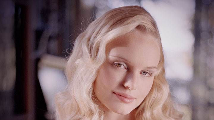 Kate Bosworth Smiling Cute Eyes And Golden Hairs Face Closeup